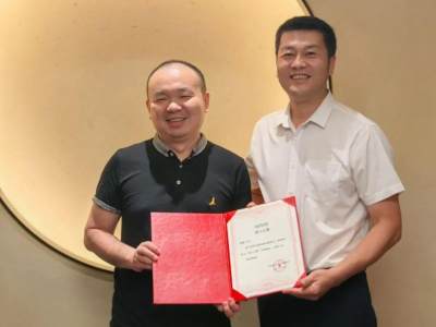 清大云博拜访英国萨里大学协理副校长熊榆 共推国际教育文化科技深度合作